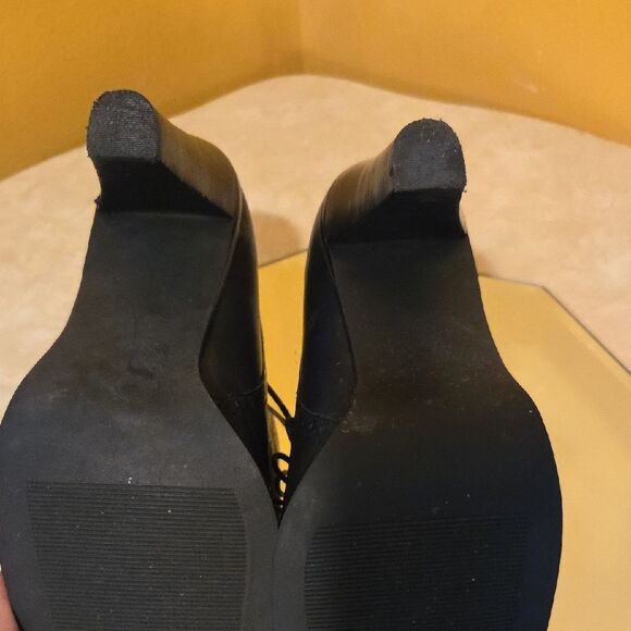 Chadwicks Black Ankle Booties - Picture 5 of 12